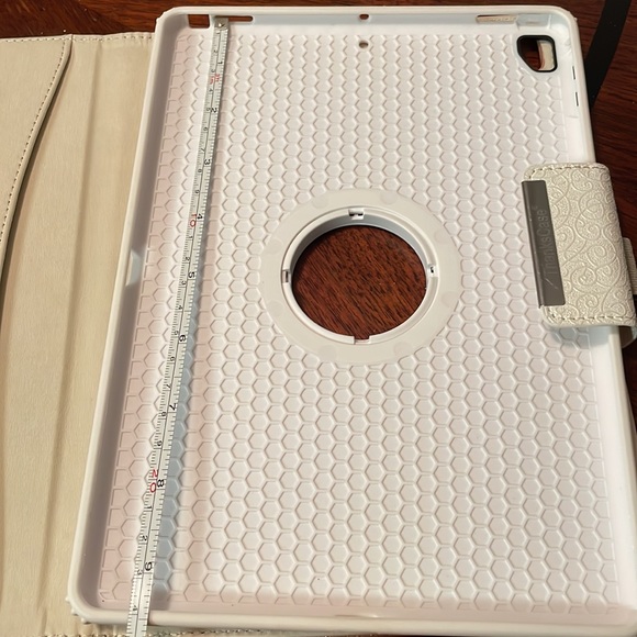 iPad case and stand - Picture 7 of 9